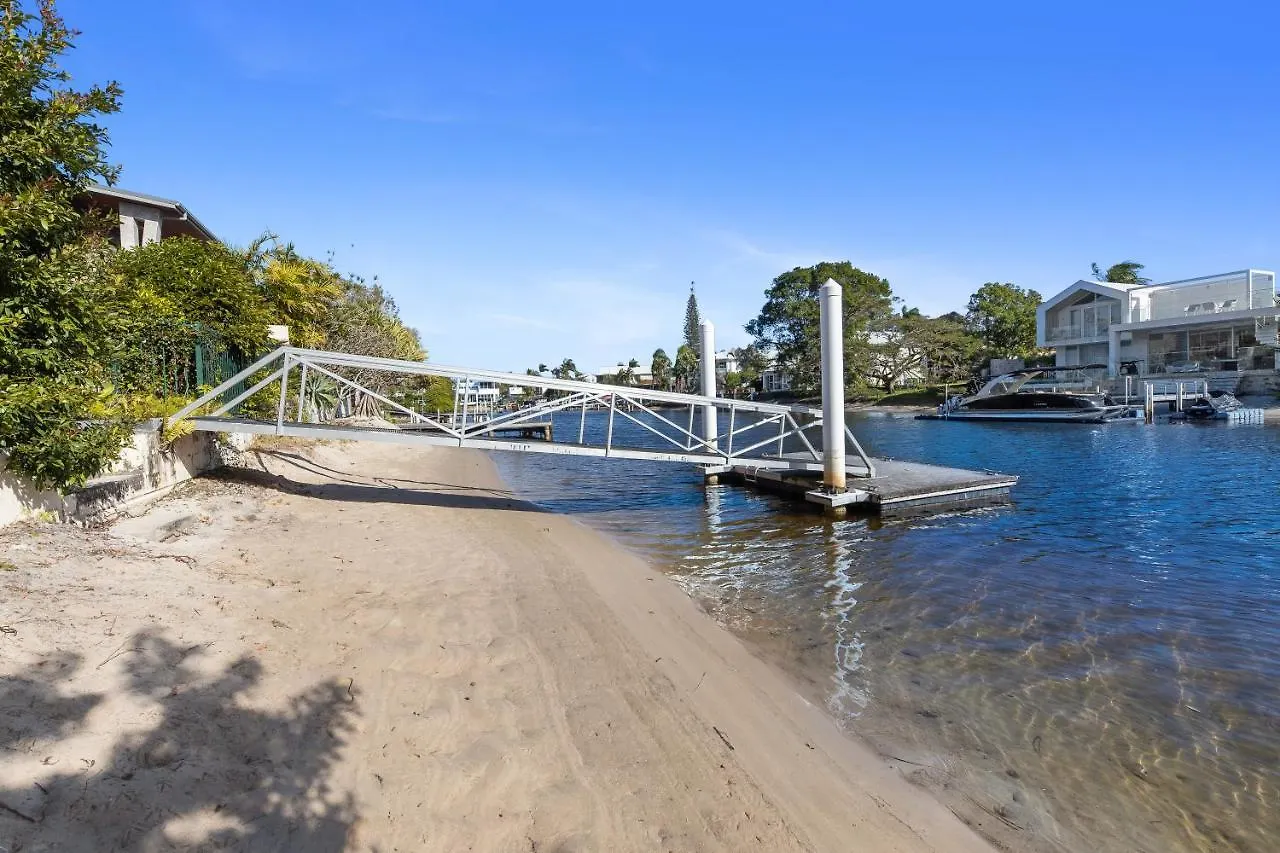 Noosa Riverfront Splendour, Ideal For Families Holiday home